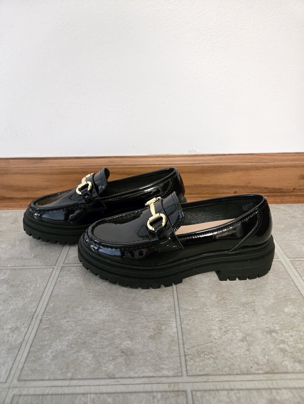 Black Patent Sandler Kalista Chunky Loafers With Gold Hardware Size 6